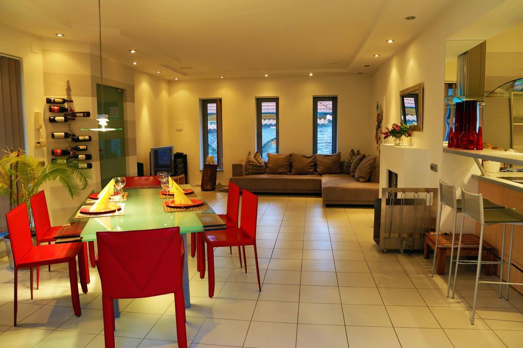 Vila Hajnal Nyaralohaz Balatonfenyves Exteriér fotografie